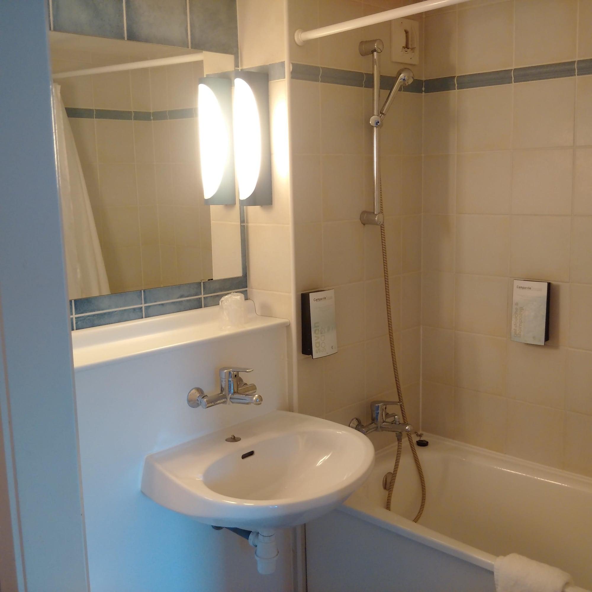 Campanile Livry-Gargan Hotel Eksteriør billede