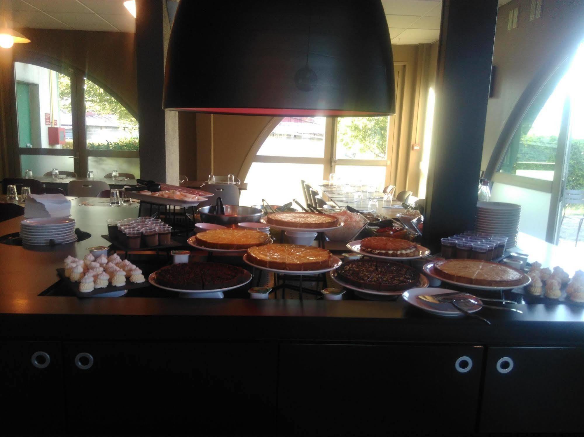 Campanile Livry-Gargan Hotel Eksteriør billede